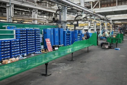 Ріпаковий стіл Жнив-Агро 6.7 м під час роботи