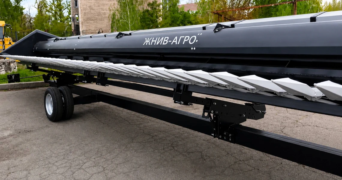 Жатка соняшникова ЖСУ-1200 крупним планом
